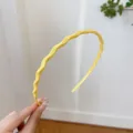 Candy color wavy headband, sweet thin hair hoop with teeth, glossy anti-slip hair accessory. - Yellow