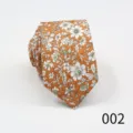 Elegante cravatta da uomo arancione a fiori, modello slim in cotone per lavoro e tempo libero. - Colore 002