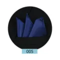 Hombres azul satén pañuelo de bolsillo traje detalle primer plano accesorio moda - Azul