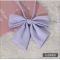 Vue détaillée du nœud papillon JK violet clair, col pointu unicolore pour femmes. - Mauve Clair