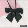 Nœud papillon uniforme JK vert foncé gros plan, détail d'accessoire fleur de col pointu - Vert foncé