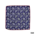 Pañuelo de bolsillo azul con estampado paisley y borde rojo, accesorio vintage hombre. - 020