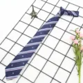 Cravatta a righe blu scuro JK DK con grazioso motivo floreale, stile scozzese giapponese. - Colore 002