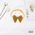 Senfgelbe Samt Fliege Detail, elegante breite Bräutigam Fliege für Hochzeit im britischen Stil. - Kurkuma