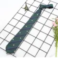 Cravatta a righe stile britannico JK/DK con stemma, accessorio per uniforme scolastica. - 012