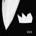 Pañuelo de bolsillo blanco para traje de hombre con borde azul oscuro, elegante y formal. - 015