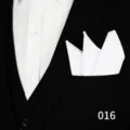 Pañuelo de bolsillo blanco clásico para hombre, elegante accesorio para traje formal. - 016