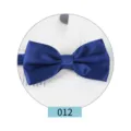 Farfallino in raso blu da uomo, classico accessorio per abito da sposa formale tinta unita. - Blu