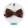 Farfallina in raso marrone da uomo, elegante accessorio per abito da sposo e lavoro. - Marrone