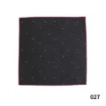 Pañuelo de bolsillo negro para hombre de poliéster paisley vintage en detalle de traje. - 027