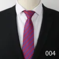 Cravatta a righe da uomo d'affari in rosso e blu, accessorio formale perfetto per abito. - Colore 004