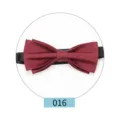 Pajarita doble burdeos para hombre, elegante accesorio de satén para traje de novio. - Burdeos