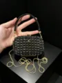 Luxus Strass Abendtasche, schwarze Kristall Acryl Box Clutch mit edler goldener Kette. - Schwarz