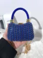 Atemberaubende blaue Strass-Abendtasche mit goldener Hardware, elegantem Kristallgriff. - Blau (A200)