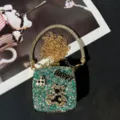 Mini Strass Acryl Abendtasche mit elegantem Metallgriff und Kettengurt für stilvolle Damen. - Seeblau (A091)