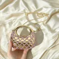 Goldene Abendtasche mit Strass im Halbmond-Design, funkelnde elegante Clutch mit Kette Detail. - Rosa