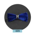 Nœud papillon en velours bleu pour costume homme, centre strass élégant variante 009. - Bleu Foncé
