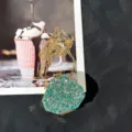 Mini Acryl Abendtasche mit grünen Strasssteinen und goldener Kette für stilvolle Damen. - A107 Blau