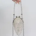 Glänzende Kristall-Abendtasche mit Strassgriff und Metall-Quasten-Kette, kleiner chic. - Kristallkugel-Stil mit Quaste (A183) / Bunte Strass / Silber (A183)