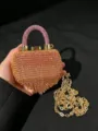 Glänzende herzförmige Strass Abendtasche mit eleganter goldener Kette und Kristalldetails. - Rechteckiger Stil (A079 Rosa Stil Drei)