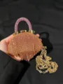 Elegante Glitzer Muschel Abendtasche mit Goldkette, funkelnde Strass Umhängetasche. - Langer Halbkreis-Stil (A079 Rosa Stil Zwei)
