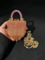 Glitzernde Strass-Vorhängeschloss Abendtasche mit Kette Quaste Mini Handtasche neu. - Quadratischer Stil (A079 Rosa Stil Vier)