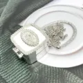 Borsa a tracolla con strass argento variante, elegante borsa specchio cosmetico con catena. - Strass Quadrato (Stile A4) / Argento