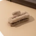 Pinza de pelo de peluche marrón para mujer, gancho de pelo cuadrado y suave de invierno elegante. - Pinza Cuadrada (D-224) / 13cm / Marrón