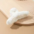 Pinza para el pelo de felpa blanca esponjosa para mujer, accesorio de invierno detalle. - Pinza de Felpa Extragrande (D-223) / 13cm / Blanco