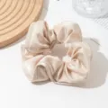 Champagne satin haarelastiek met gerimpelde rand, elegante haaraccessoire voor vrouwen. - Abrikoos
