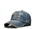 Berretto da baseball in denim vintage con ricamo personalizzato e visiera sfrangiata. - Taglia unica / Blu navy