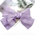 Molle per capelli con fiocco in raso lavanda, elegante fermaglio grande per donne e ragazze. - Mollette a molla / Viola Chiaro (D-024)