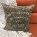 Housse de coussin marron texturée avec coutures rayées colorées pour canapé salon. - 44 x 44 cm simple face (sans rembourrage) / Café