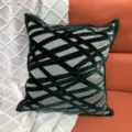 Housse de coussin en velours coupé vert avec lignes géométriques pour décoration de salon. - 44 x 44 cm simple face (sans rembourrage) / Vert de Noël