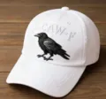 Cappellino da baseball bianco con grafica di corvo ricamata e scritta F-CAW-F in stile vintage. - Adulto 56-60cm Regolabile / Bianco