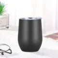 Detailansicht des 12oz edelstahl vakuumisolierten bechers in mattschwarzer ausführung. - 360ml / Schwarz