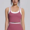 Vue detaillee de l'ensemble de sport pour femmes avec soutien-gorge et legging. - S / Hauts / Violet Roland