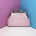Mini monedero de boquillas para mujer, bolso de tela brillante, diseño compacto y portátil. - Rosa