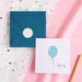 Handgemachtes DIY Grußkarten-Set mit blauem Ballon Design, ideal für Geburtstage und Feiertage. - Ballon / Mit Umschlag und Siegelaufkleber