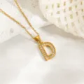 Goldener Buchstabe D Strass Anhänger Halskette, Titanstahl minimalistische Kette Variante. - Buchstabe D