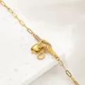 Goldfarbenes Titanstahl Buchstaben D Herz Knoten Armband mit Strass stapelbarer Schmuck - Buchstabe D / Gold