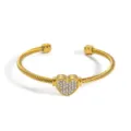 Goldfarbenes Verdrehtes Draht Manschetten Armband mit Pavé Zirkon Herz Anhänger Schmuck - Herz / Gold
