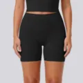 Pantalón corto de yoga negro de talle alto, ajuste ceñido, tejido transpirable. - S / Negro