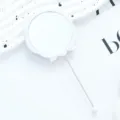White rose shape hand mirror portable cute makeup mirror compact cosmetic tool for daily use - White