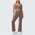 Set di reggiseno sportivo elasticizzato a contrasto e pantaloni da yoga a campana. - Taglia S / Sopra e Sotto / Marrone Cioccolato Scuro