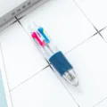 Mini stylo à bille 4 couleurs en plastique stylo multicolore pour carnet bureau et école - Bleu foncé (recharge blanche)