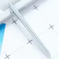 Penna a sfera retrattile argentata, design semplice, scrittura fluida per ufficio e scuola. - Argento