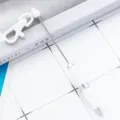 Mini portable keychain ballpoint pen creative DIY beadable pen ideal for office gift supplies - White