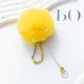 Gelber flauschiger Bommel Schlüsselanhänger mit goldenem Karabiner, Plüsch Tasche Anhänger. - Gelb
