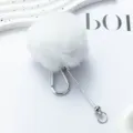 Weißer flauschiger Bommel Schlüsselanhänger mit Karabiner und Stift Anhänger für Taschen DIY. - Weiß